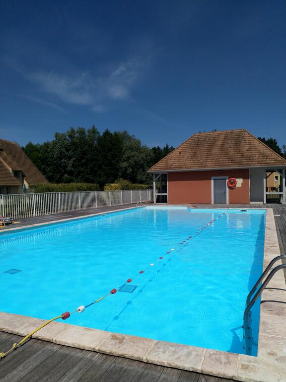 location vacances Deauville Trouville avec piscine chauffée. 